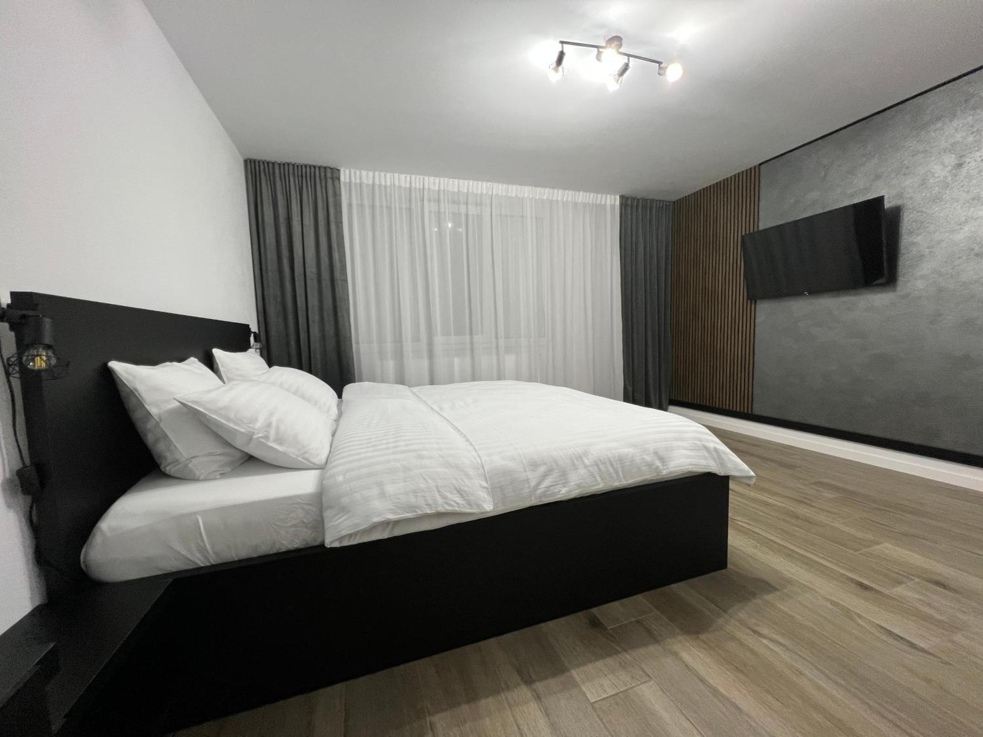Onix Apartment Hunedoara Luaran gambar