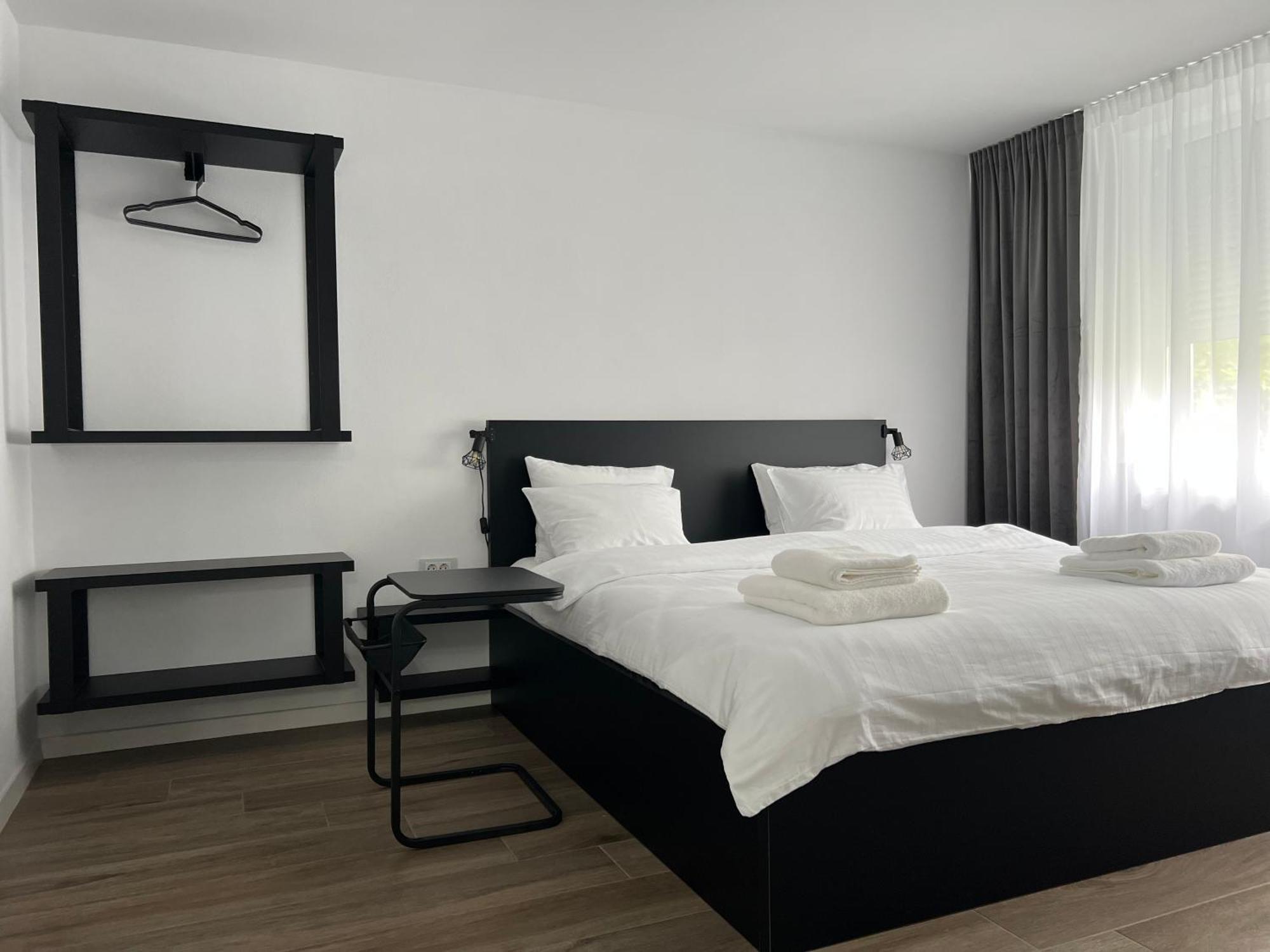 Onix Apartment Hunedoara Luaran gambar