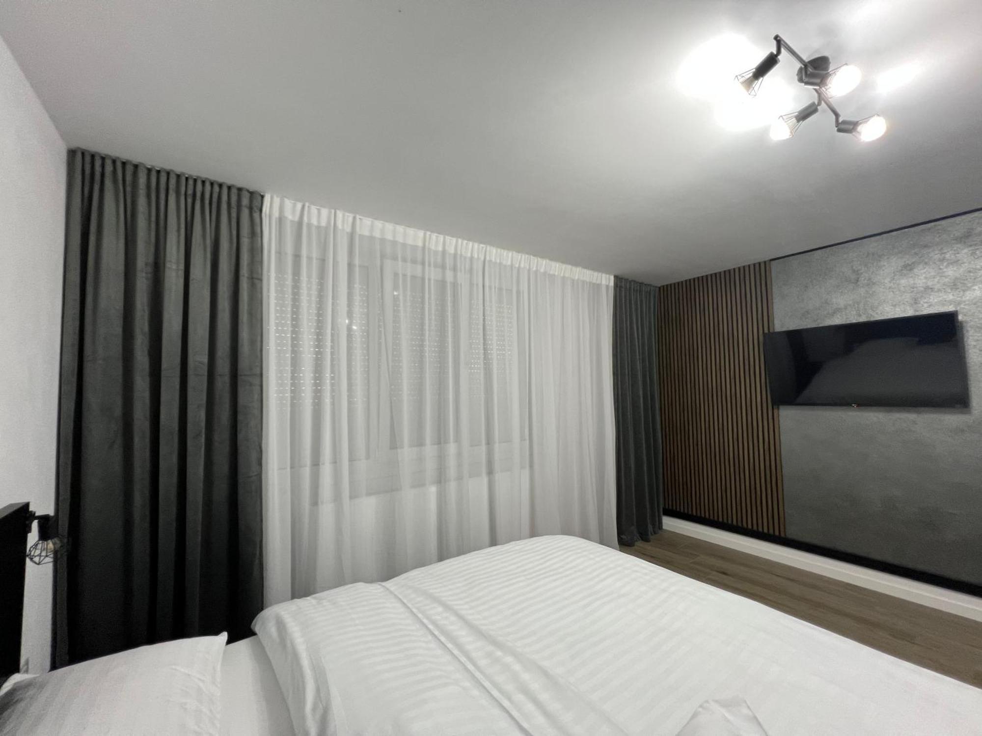 Onix Apartment Hunedoara Luaran gambar
