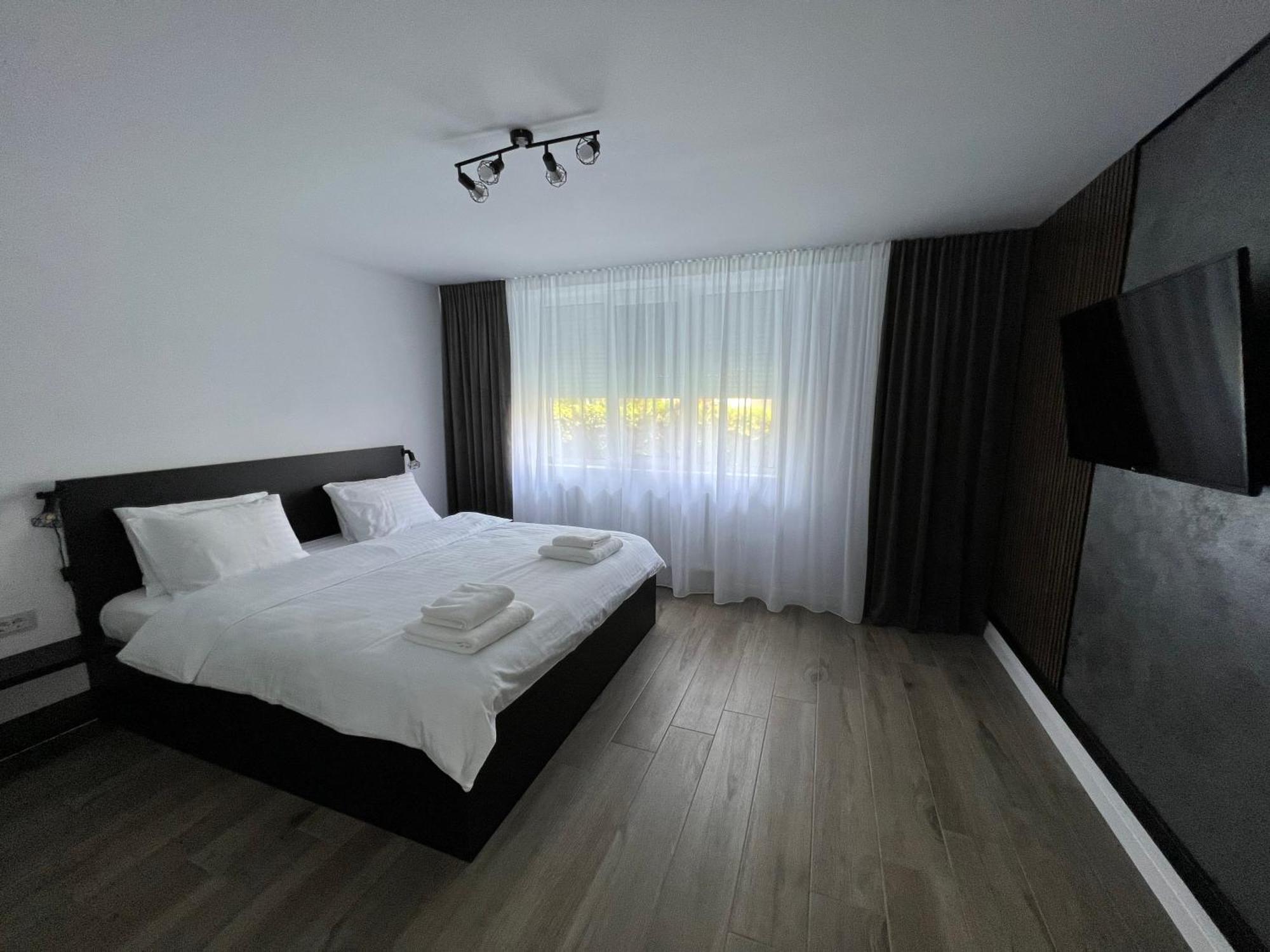 Onix Apartment Hunedoara Luaran gambar